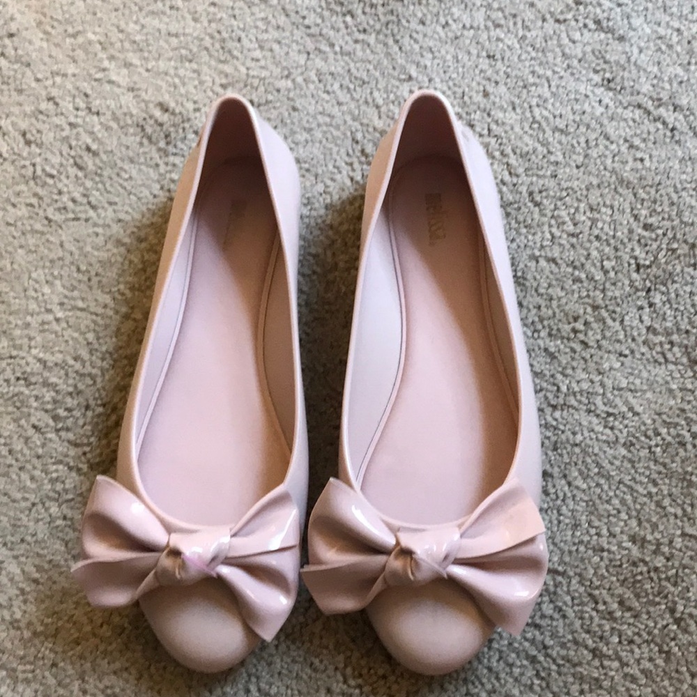 Nude bow jelllies flats